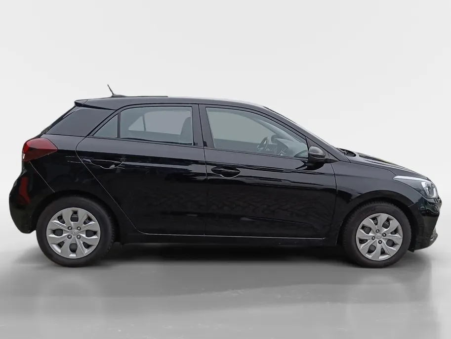 Hyundai i20 1.0 T-GDI Comfort Automaat | All weatherbanden | Trekhaakl | Navigatie | Camera |