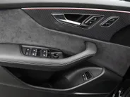 Audi Q8 55 TFSI e quattro Pro Line S 394 PK · 22' LM Velgen · Glazen panorama dak · B&O Premium 3D · Assist. plus, remote park · Stoelventilatie + Massage · Trekhaak · Servosluiting