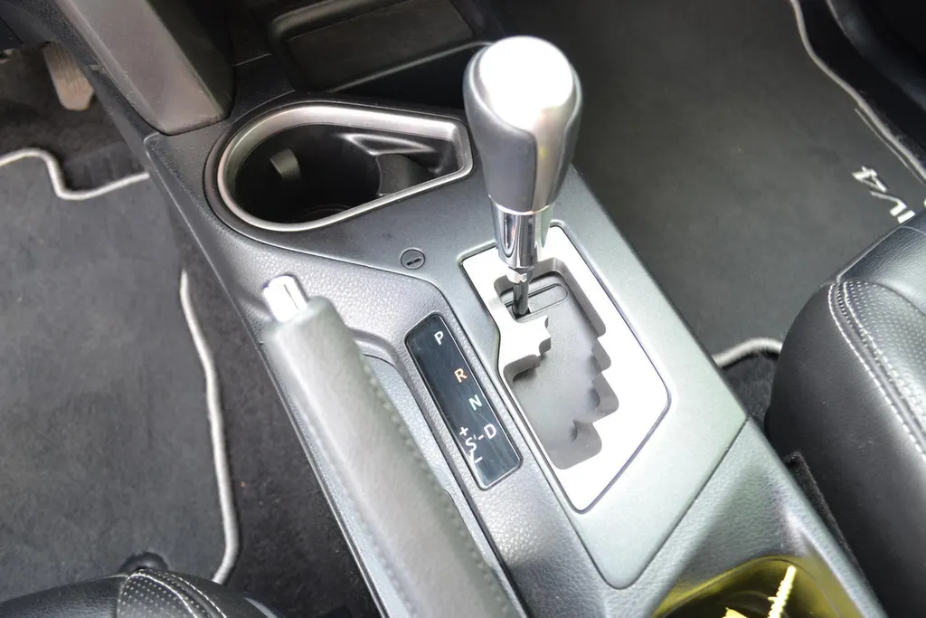 Toyota RAV4 2.5 HYBRID AWD EXECUTIVE|LUXE|TREKHAAK
