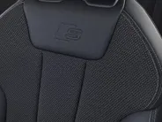 Audi A4 Avant 35 TFSI 150pk S edition Competition · Trekhaak · Camera ·  Stoelverwarming · Apple/Android Car Play · Adaptive Cruise Control ·  Clima · Drive select · Leder/Stof · Garantie t/m 23-07-2028 of 100000km.