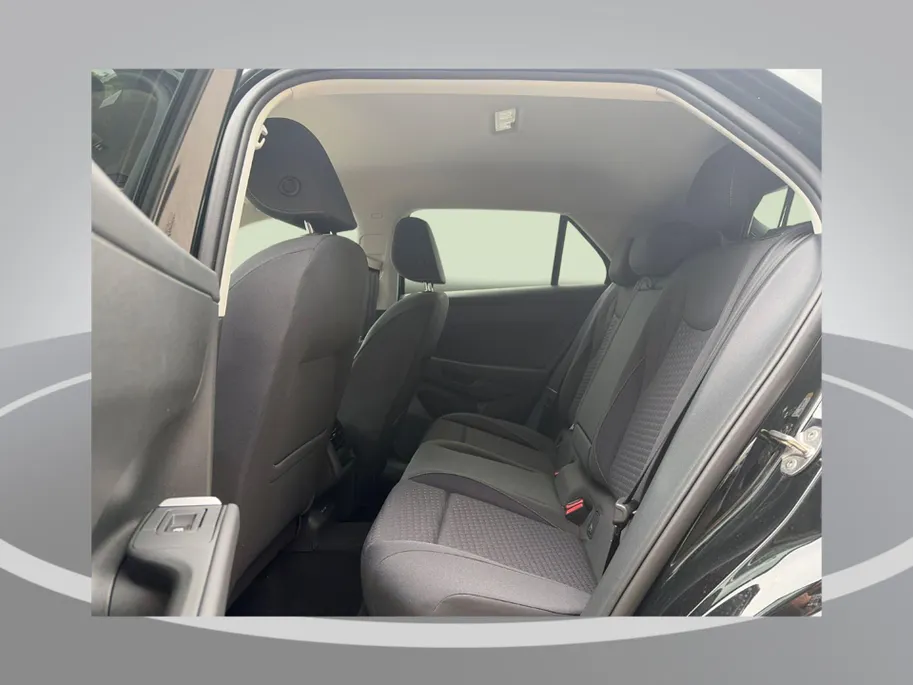 Volkswagen T-Roc Life First Edition (2) 1.5 eTSI 85 kW / 116 PK SU · Comfort Pakket · Achteruitrijcamera · Draadloze telefoonlader · Allseason banden