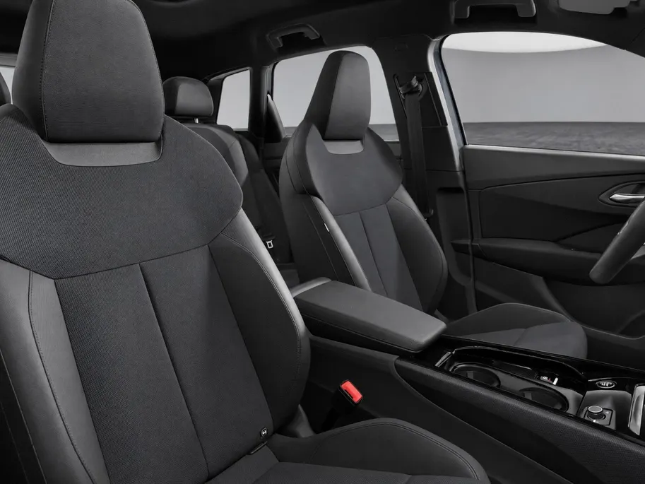 Audi Q3 e-hybrid Advanced edition 272 PK · Trekhaak elek. wegklapbaar · Stuurwiel verwarmd · Lichtmetalen 18'' inch velgen