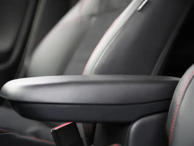 Toyota Yaris Cross 1.5 Hybrid 130 GR SPORT | HEAD-UP | JBL-AUDIO | 18'' LM-VELGEN |PARK-SENSOREN | BLIND SPOT