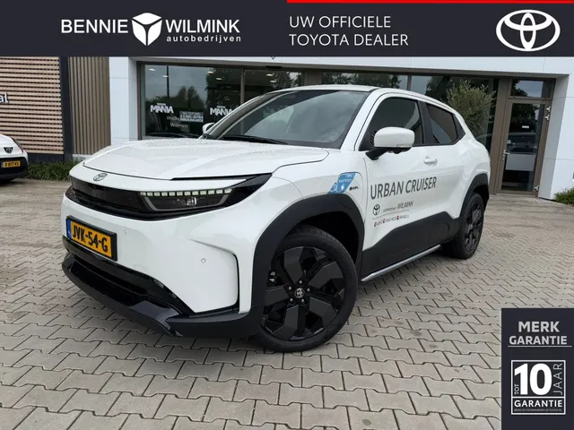 Toyota Urban Cruiser Executive 61 kWh | Pano | JBL | PDC v/a | Stoel/stuurverwarm. |