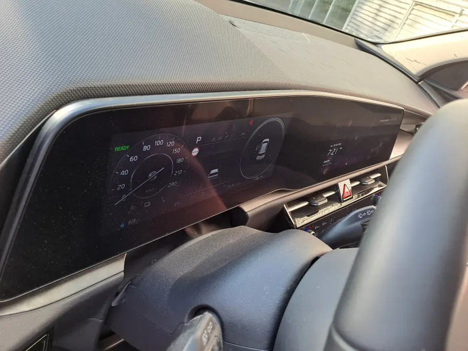 Kia Niro EV ExecutiveLine 64.8 kWh | Automaat | 100% Elektrisch | Schuifdak | Leder | Navigatie | Camera | Harman Kardon | Cruise control adaptief  | Stoel en stuur verwarming en verkoeling | SOH 97,6%