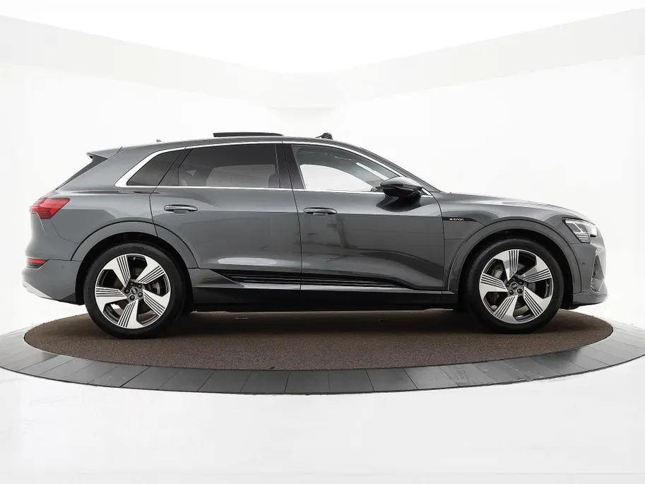 Audi e-tron 55 408pk Quattro S edition 95 kWh · SOH 97% · Panoramadak · Camera · Luchtvering · Elek. Achterklep · 20'' Inch ·