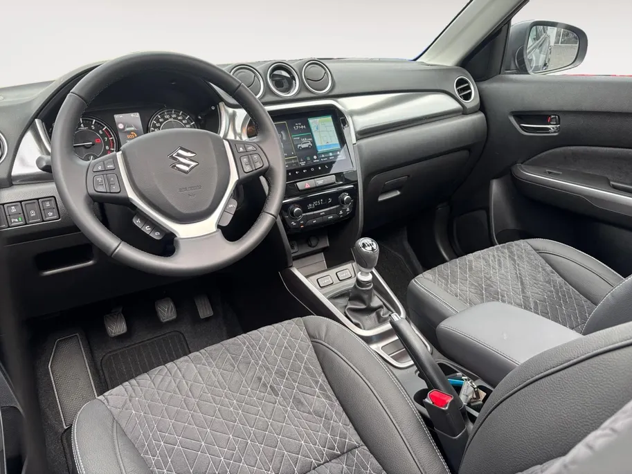 Suzuki Vitara 1.4 Boosterjet Smart Hybrid Style | LAATSTE 2 STUKS OP VOORRAAD! | TIJDELIJK €2.200 KORTING | DIRECT RIJDEN! |