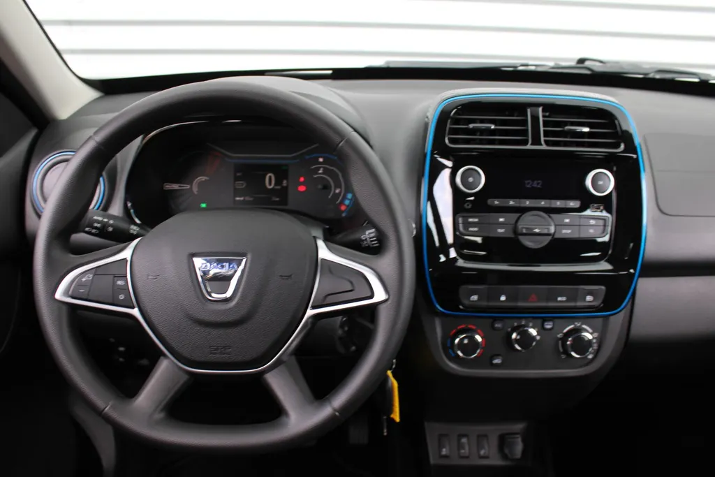 Dacia Spring Essential |  Airco | 14' Design velgen | Bluetooth | PDC | BTW auto | Uniek!! |
