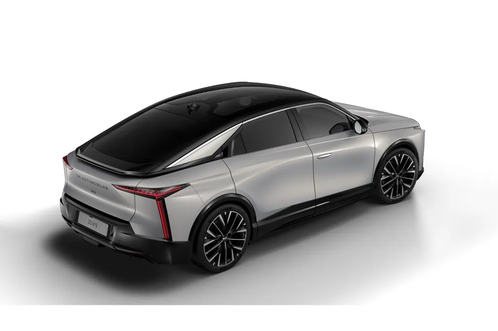 DS N°8 Pallas Black Edition