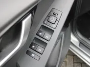Kia Niro EV Light Edition 64.8 kWh | Airco | Cruise | Navi | Camera | PDC | 17' LM | All season banden | 17% bijtelling |
