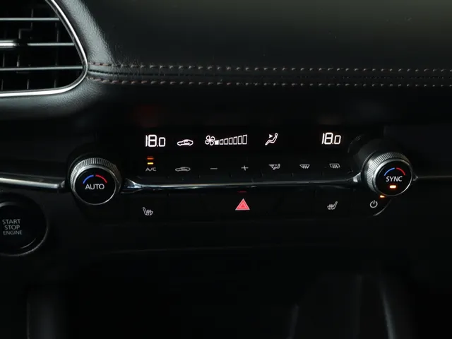 Mazda 3 2.0 e-SA-G Exclusive-line | Head-Up display | Camera