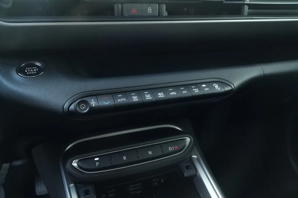 Jeep Avenger 1.2 e-Hybrid Summit | Navi | JBL | Camera | Winter | 18'