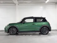 MINI Cooper 3-deurs C Favoured