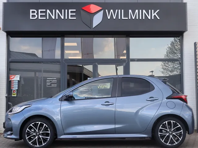 Toyota Yaris 1.5 Hybrid 115 Dynamic | V+A Parkeersensoren | Stoel & Stuur Verwarming