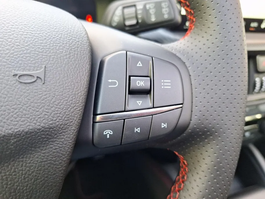 Ford Kuga 2.5 PHEV ST-Line X | Winterpack | Matrix Ledkoplampen | 19' Lichtmetaal | El. Trekhaak | Panoramadak | Adaptive cruisecontrol | 360Camera | Apple Carplay&Android Auto | El. Achterklep | El. verst. voorstoelen | Nieuw te bestellen |