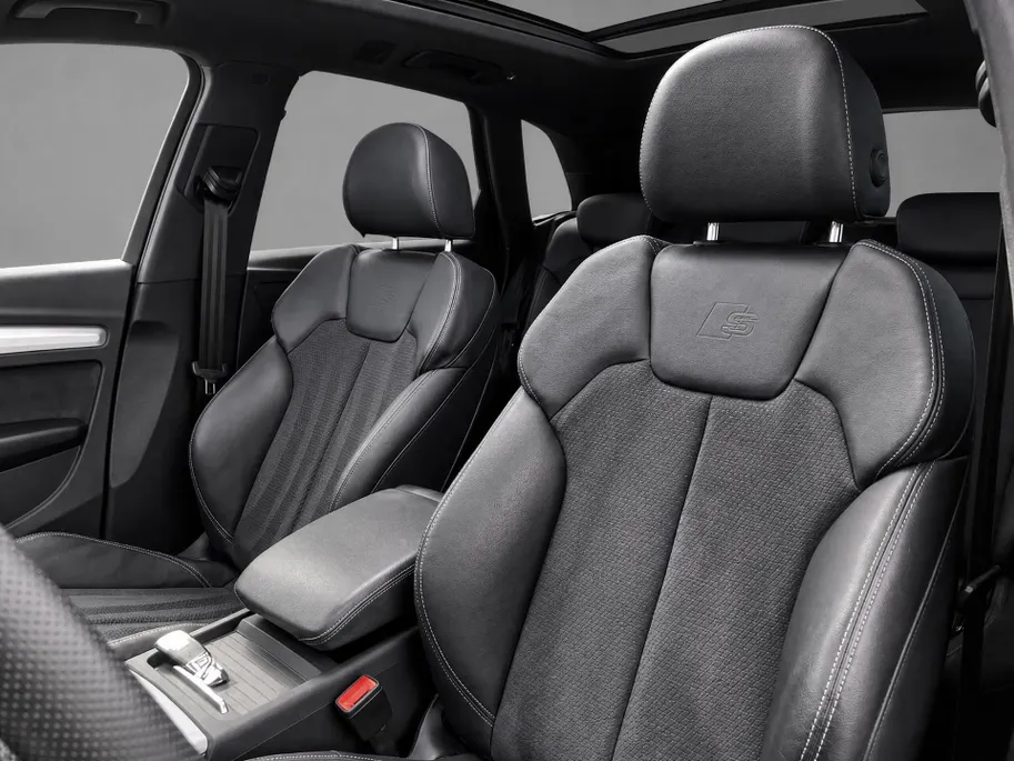 Audi Q5 50 TFSIe 299PK S-tronic S Line · Panoramadak · Camera ·  Luchtvering · Apple/Android Car Play · Keyless · 20'' Inch · Garantie t/m 28-05-2028 of 80000km.