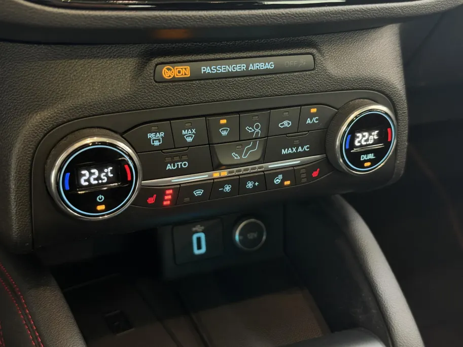 Ford Focus 1.0 EcoBoost ST Line Business
