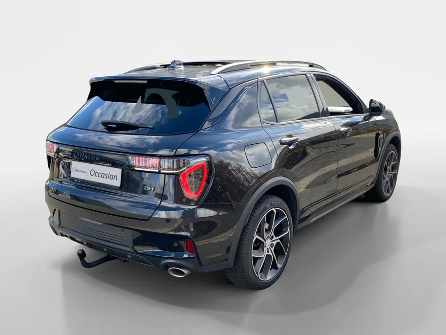 Lynk & Co 01 1.5 PHEV 260pk Black Pack | NL Auto | Zwarte hemel | Trekhaak | Panodak | Stoelverwarming | LED | Etc.