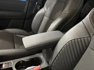 Renault Captur 160PK E-Tech Full Hybrid Esprit Alpine Automaat | DEMO | Sidebars | Adaptive Cruise Control | Camera | Digital Cockpit | Apple CarPlay/Android Auto | Climate Control | Parkeersensoren | Lichtmetalen Velgen |
