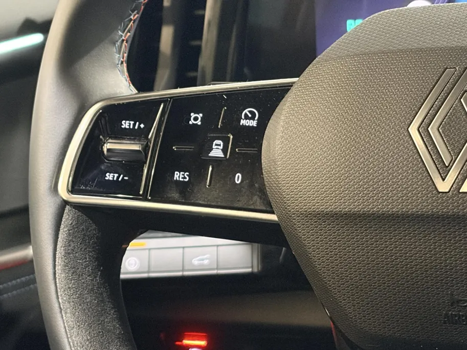 Renault Espace 200PK E-Tech Full Hybrid Esprit Alpine 7p. AT | Navi | Camera | Climate Control | Adaptive Cruise Control | Apple CarPlay/Android Auto | Digital Cockpit | Lichtmetalen Velgen | Licht & Regen Sensor |