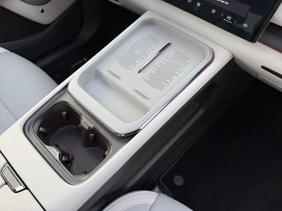 Voyah Courage Business Edition 80 kWh | Direct Leverbaar | Full Option | 360 Camera |