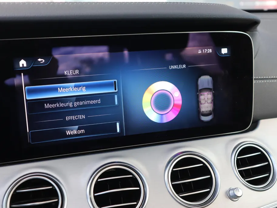 Mercedes-Benz E-Klasse 300 e AMG Line l Trekhaak l Panoramadak l Keyless l stoelverwarming
