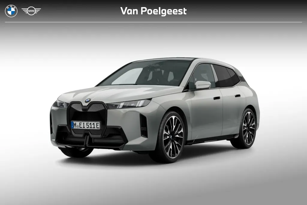 BMW iX xDrive45 101 kWh