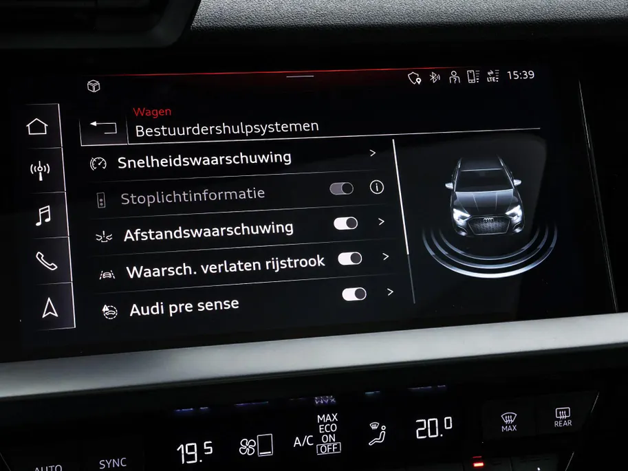 Audi A3 Sportback 40 TFSIe 204pk S-tronic S Edition · Panoramadak · Apple/Android Car Play · Lederen Bekleding · Cruise Control · Navigatie · Stoelverwarming · P-Sensoren · 17'' Inch ·