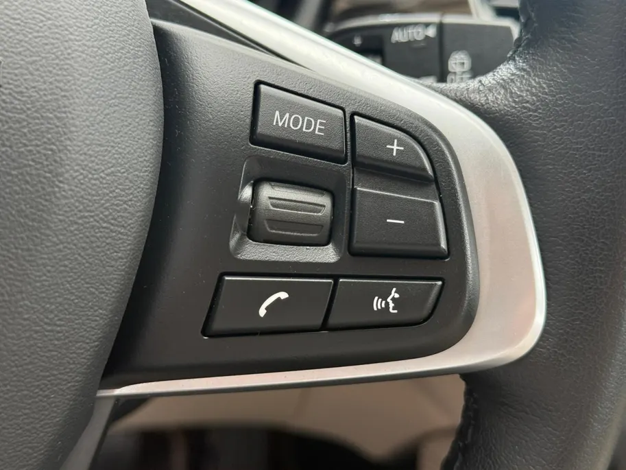 BMW X1 sDrive18i Business Edition Plus | Trekhaak | Leder | Navi | Stoelverwarming | Head-Up Display | Ambient Lighting | NL AUTO | Cruise Control | Climate Control | 12 maanden Bovag garantie |