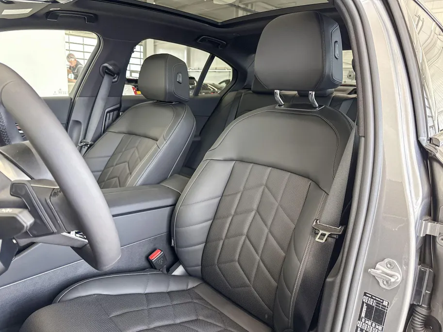 BMW i5 Sedan eDrive40 M Sport Edition