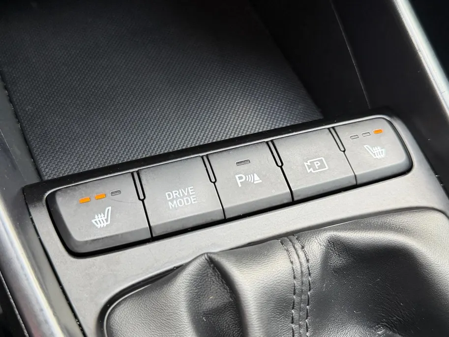 Hyundai i20 1.0 T-GDI Premium | Climate Controle| Lichtmetalen velgen| Metallic lak| Navigatie| Stoel verwarming| Stuur verwarming| Camera| Parkeer sensoren