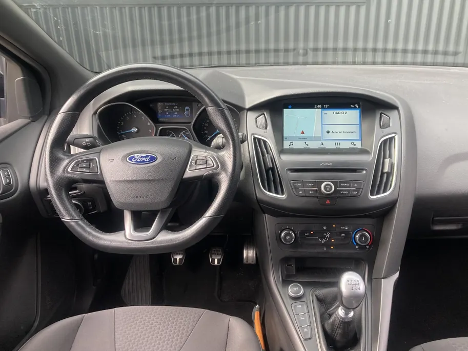 Ford Focus 1.0 Ecoboost 125 pk ST-Line Wagon Navigatie - Apple Carplay/ Android Auto - Active Park Assist - Privacy Glass
