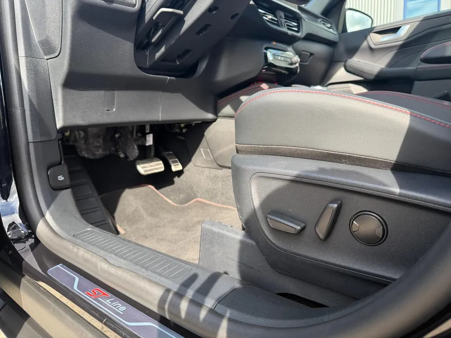 Ford Kuga 2.5 PHEV ST-Line X | Automaat | Pano dak | BLIS | Adapt. Cruise control | Winter pack | Elektr. trekhaak | Elektr. achterklep | B&O audio | Apple carplay & Android auto | Fabrieksgarantie |