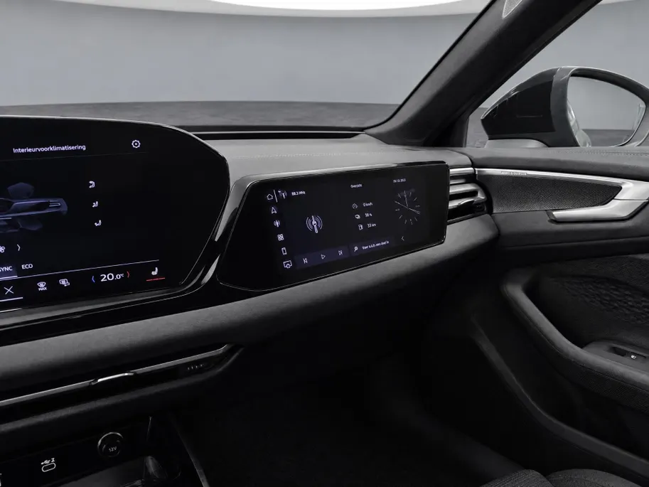 Audi A5 Avant 2.0 367pk e-hybrid Quattro S edition Competition · Panoramadak · Wegklapbare Trekhaak · 360 Camera