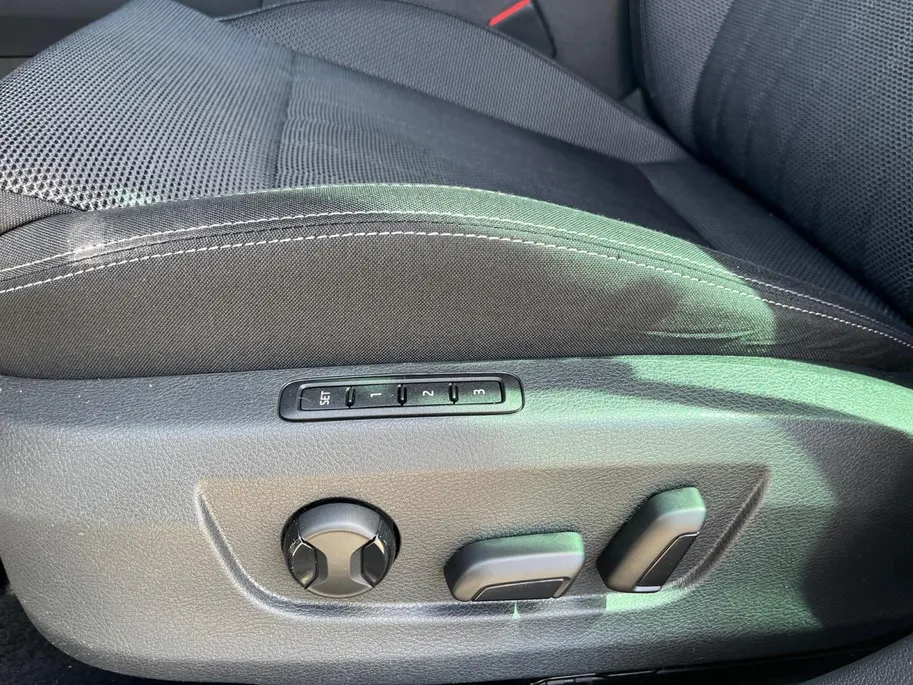 Škoda Superb Combi 1.4 TSI iV Business Edition Plus | Uniek lage km-stand | 360 camera | Adaptieve Cruise Control | Stoel- en stuurverwarming