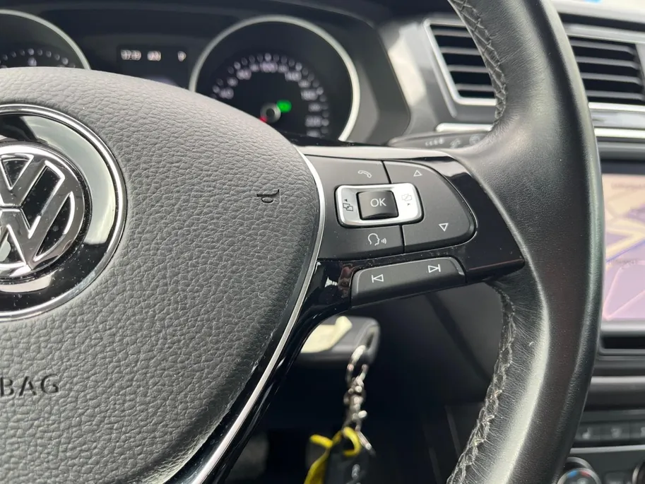 Volkswagen Tiguan 1.4 TSI ACT Highline | Navigatie | Stoelverwarming | Automaat | Adaptive Cruise Control