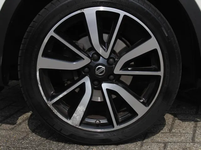 Nissan QASHQAI 1.2 Tekna Automaat | Leder | Panodak | Trekhaak