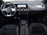 Mercedes-Benz GLA 200 Business Solution AMG l Trekhaak l Panoramadak l Stoelverwarming