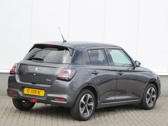 Suzuki Swift 1.2 Style Smart Hybrid | € 2200,- DEALERKORTING! | Snel Rijden!