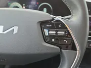 Kia Niro EV Edition Advanced 64.8 kWh Accu 100% | 1e Eigenaar | Dealer onderhouden | Cruise Control Adaptief | Stoelverwarming | Camera | Apple Carplay & Android Auto | Leder | Fabrieksgarantie t/m 28-3-2031 + 3x 1 jaar* | NAP