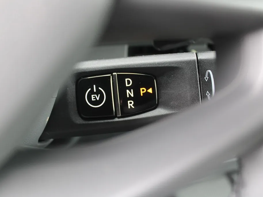 Kia EV2 Plus 42.2 kWh | Dodehoek detectie | Clima | 18'' LM Velgen | Stuur-/stoelverwarming | All seasons | Camera | Keyless | Telefoonlader | Navi |