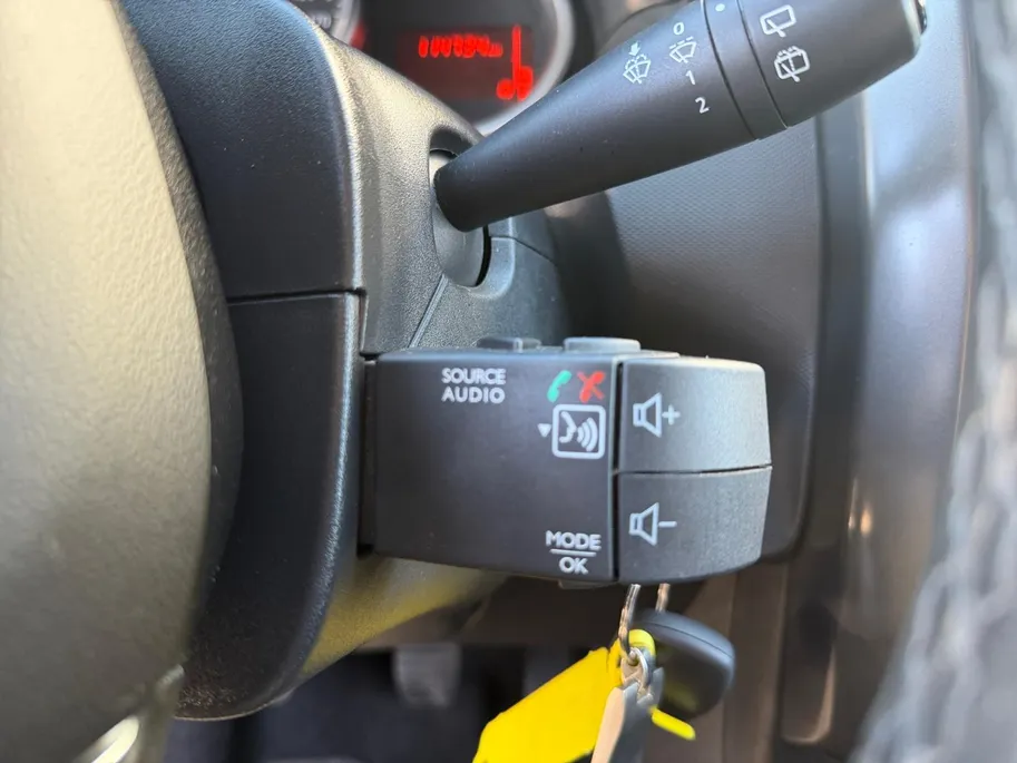 Dacia Duster 1.2 TCe Black Shadow | Trekhaak | Navigatie | Bluetooth | Cruise Control | Camera | Parkeersensoren | Onderhoudshistorie | 12 Maanden BOVAG Garantie
