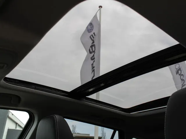 Suzuki S-Cross 1.4 Boosterjet Style Smart Hybrid | Navi | Cruise | Schuifdak | Camera | Lm-Velgen | Trekhaak
