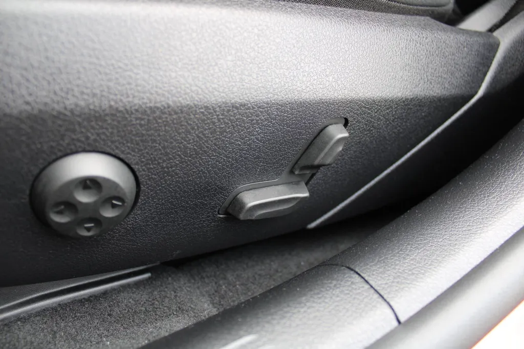 Mercedes-Benz C-Klasse Estate 180 Business Line | Stoelverwarming | Camera | Elek. stoelverstelling + achterklep | Draaloze telefoonlader | 17” LM | LED | Clima | Navi |