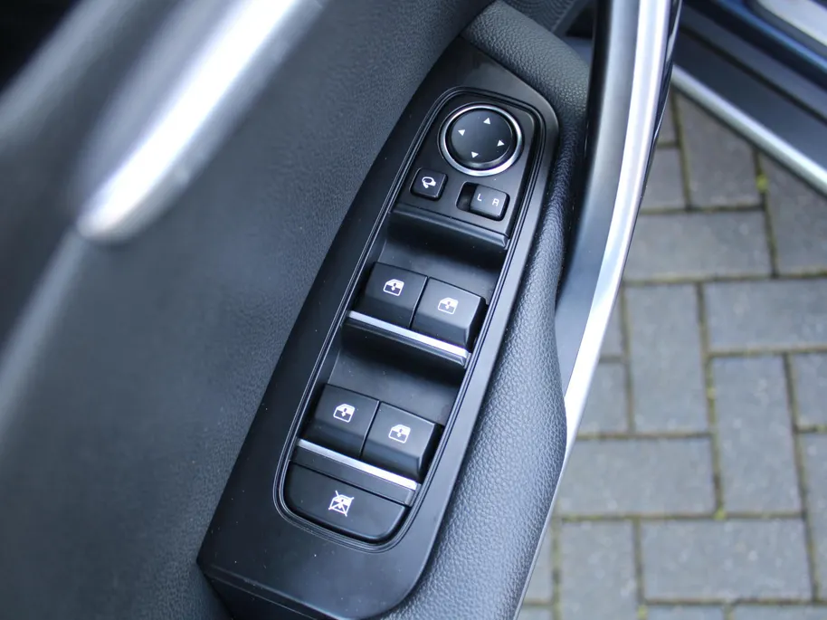Kia XCeed 1.4 T-GDi ExecutiveLine | Trekhaak | Schuif-/kanteldak | Stuur-/stoelverwarming + ventilatie | 18' LM |