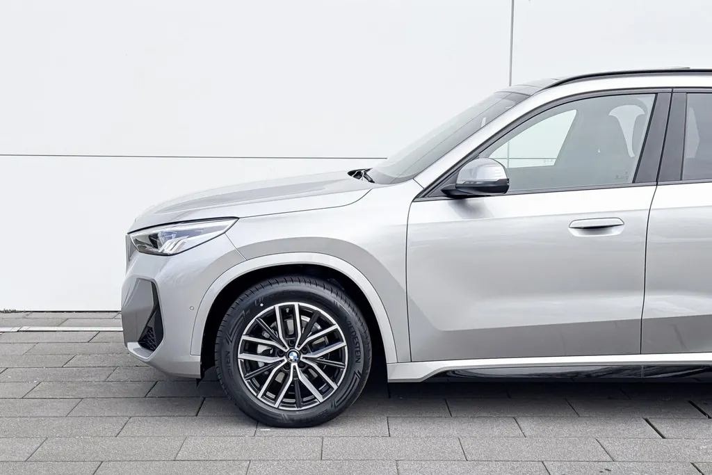 BMW iX1 eDrive20 67 kWh M Sport Edition