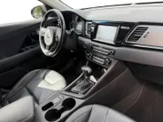 Kia Niro 1.6 GDi Hybrid BusinessLine | Leder | Trekhaak | Stoel en stuurverwarming | Adaptieve Cruise Control | Navigatie