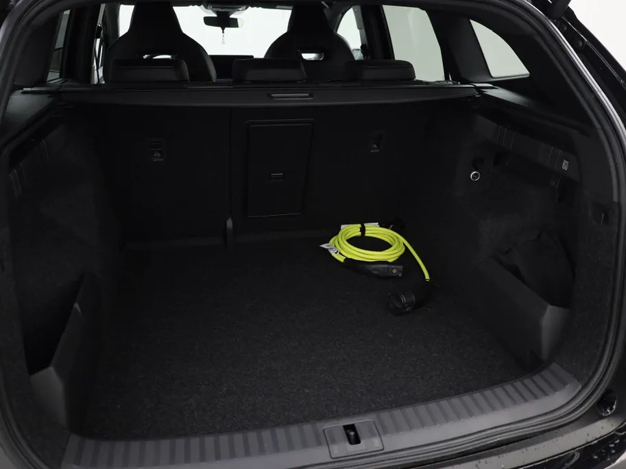 Škoda Enyaq iV 60 Sportline | 21' Supernova | Metallic Lak | 2.500,- inruilbonus!!