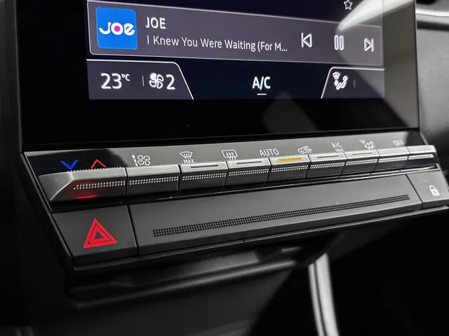 Renault Captur 1.8 E-Tech full hybrid 160 techno | CAMERA | NAVI