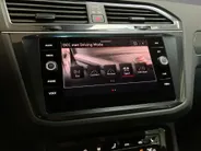 Volkswagen Tiguan 1.4TSIeHybrid 180kW/245PK DSG R-Line · Panoramadak · Trekhaak · 360°Camera + Parkeersensoren · 20'' · Apple/Android Car Play ·